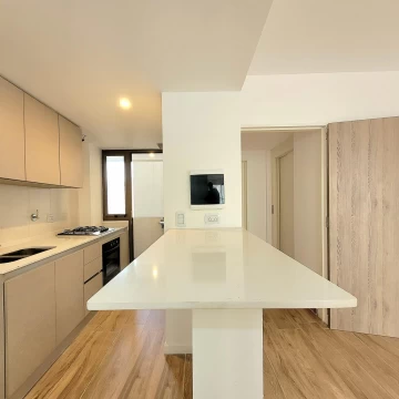 Piso a la venta 3 ambientes, apto credito. Caballito.