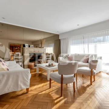 Departamento  Triplex en venta de 5 dormitorios en Recoleta con terraza y cocheras