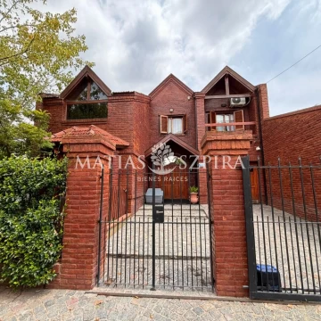 Casa en venta Barrio Alcorta 5 ambientes