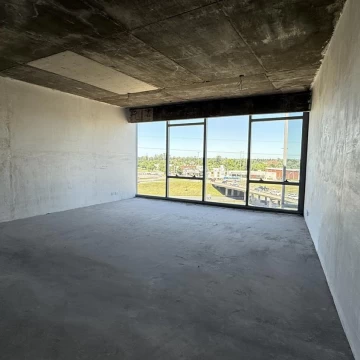 Oficina en prestigioso edificio de categoría en la mejor ubicación de Pilar