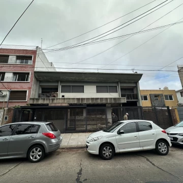 Oficinas en alquiler - 868 m2 - Lote propio sin expensas - 15 cocheras.