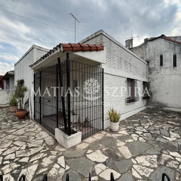 Oportunidad Casa y Departamento 2 AMB en Ituzaingó