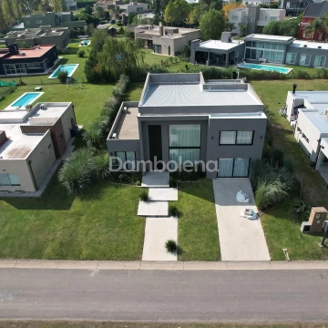 Casa  en Venta en Don Joaquín, Esteban Echeverría, Canning