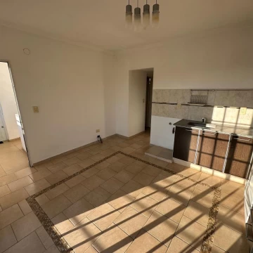 VENDE departamento ubicado en America 209