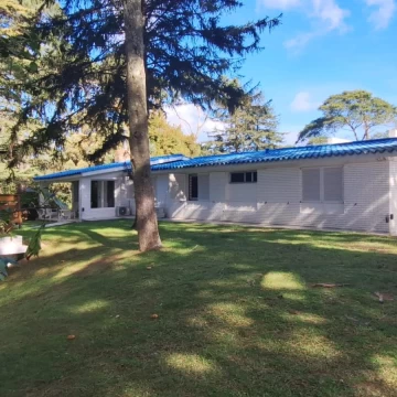Venta y Alquiler Casa 5 Dormitorios, Lugano, Punta del Este A minutos de la playa