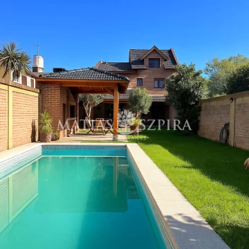 Casa en venta Castelar 4 ambientes