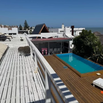 Venta  - Casa en  La Posta  4 dormitorios
