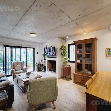Casa Venta 3 dormitorios con Parrillero, Jardín y Garage - Barra de Carrasco