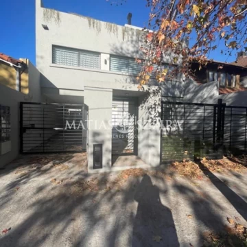 PH de 4 AMBIENTES CON TERRAZA CASTELAR SUR