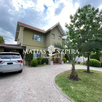 Casa en venta Haras María Elena 5 ambientes