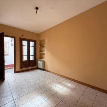 Departamento 3 ambientes en planta baja a la venta en lujan centro alsina 1344