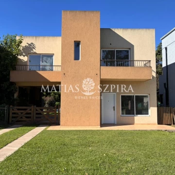 Casa en venta Solares De Zapiola 4 ambientes