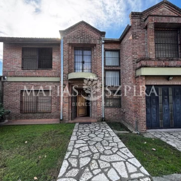 Casa en venta Villa Tesei 5 ambientes