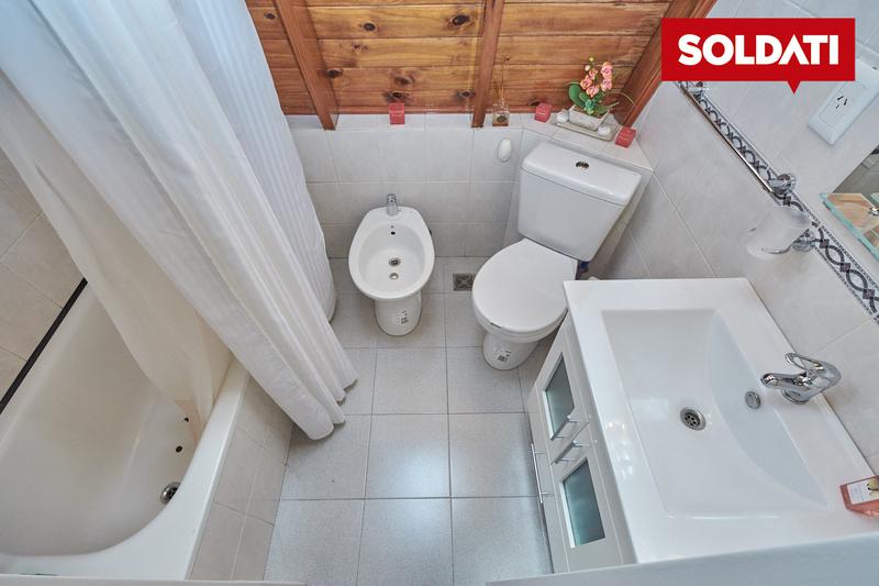 Baño planta alta con bañadera