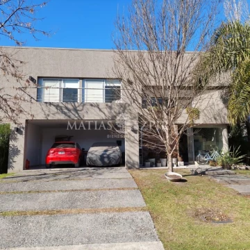 Casa en venta Altos Del Sol 5 ambientes