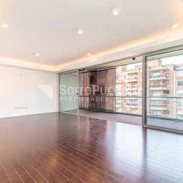 Venta piso 4 ambientes con balcón aterrazado, cochera y baulera en Castelar (6º)