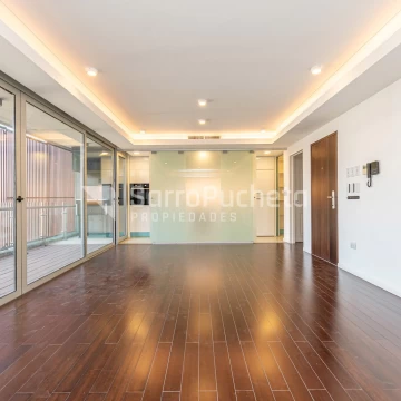 Venta piso 4 ambientes con balcón aterrazado, cochera y baulera en Castelar (5º)
