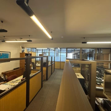 Oficina de 300 m² con 2 cocheras a la venta en Microcentro