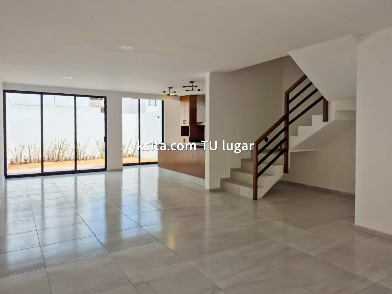 Sala comedor y escaleras