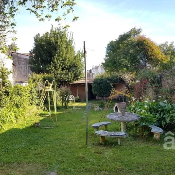 Casa en Venta en Chilavert - A refaccionar - lote 375 m2