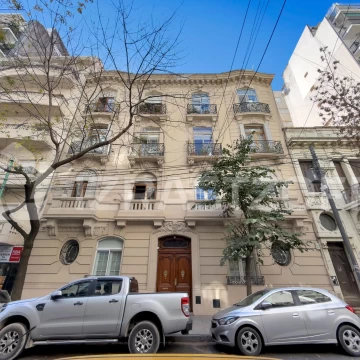 Departamento francés en venta en Recoleta. 4 ambientes