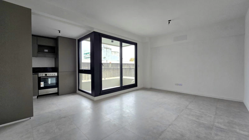 VENTA • VILLA GRAL. MITRE • 2 AMBIENTES • PATIO