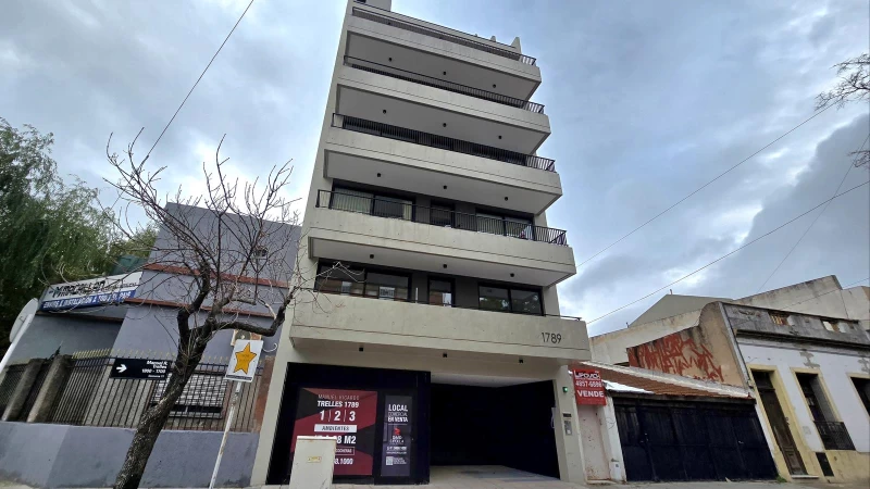 VENTA • VILLA GRAL. MITRE • LOCAL COMERCIAL