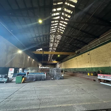 Deposito en venta - 9315 m2 - Próximos a Autopista Bs As - La Plata