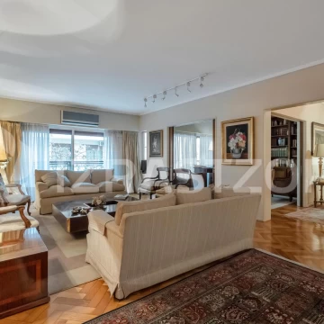 Departamento en venta en Recoleta Parera y Alvear, 6 ambientes, dos cocheras.