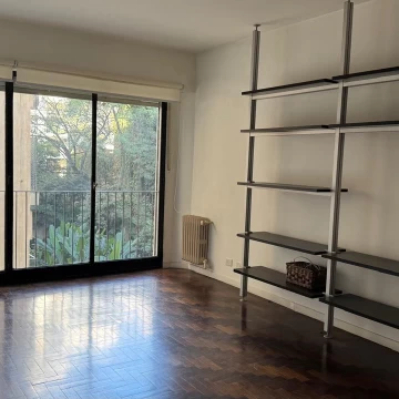 Departamento. Venta. 3 ambientes. Semipiso Luminoso con Vista a Pulmón Verde | Recoleta