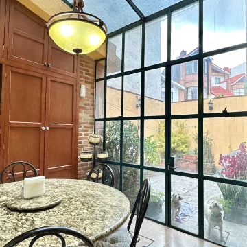 Encantadora Casa Estilo Inglés con Terraza en Fraccionamiento Privado en Ajusco