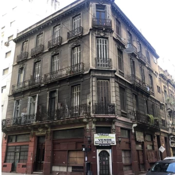 Edificio Comercial con proyecto de ampliación aprobado en Monserrat
