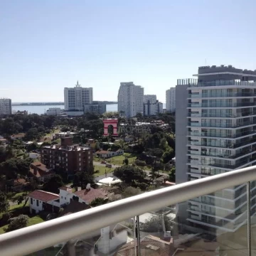VENTA: 2 dormitorios 2 baños playa brava punta del este