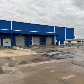 Depósito en Zarate KM 90 3600 M2 CON HIDRANTES