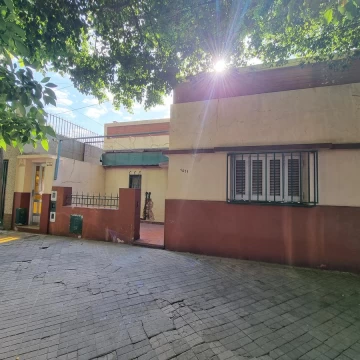 VENTA - Casa de 2 dormitorios a reciclar - Echesortu, Rosario.