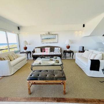 Venta Penthouse 4 dormitorios primera linea Playa Brava
