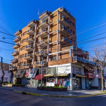 departamento 2 ambientes en venta en lujan centro con terraza Lavalle y mariano moreno