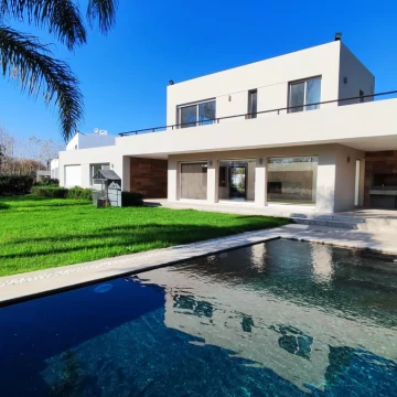 VENTA CASA DE 4 DORMITORIOS EN LA TAHONA