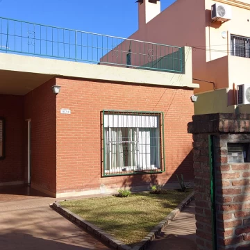 VENTA - Casa - 5 amb - Hurlingham