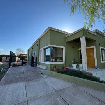 Casa en  barrio privado La Fontana