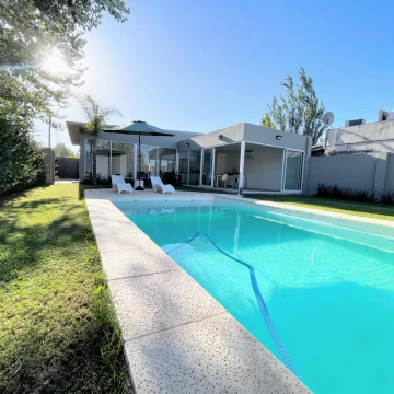 VENTA Casa 2 Dormis Con piscina Tierra de Sueños 3 - Roldan