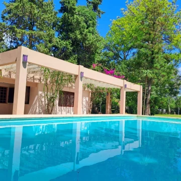 Venta Casa 2 dormitorios piscina en  Roldan