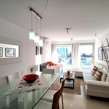 Alquiler de Temporada, Apartamento 2 Dormitorios con Parrillero, Punta del Este, Gala Tower