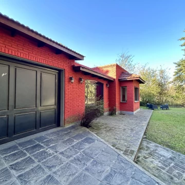 Casa en venta de 3 dormitorio con pileta en Rosario - San Eduardo, Fisherton
