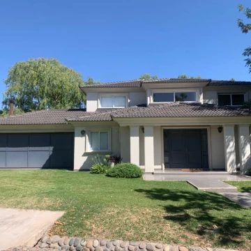 CASA EN VENTA CHACRAS DE CORIA 