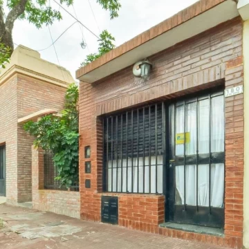 Casa al Frente 3 Dormitorios- Barrio Sarmiento  OPORTUNIDAD UNICA!!!!