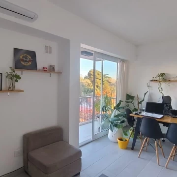 Departamento en Venta de 2 ambientes en Olivos con cochera y balcón