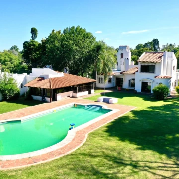 Venta Casa Quinta Pileta Lotes Arbolada Parrilla Quincha
