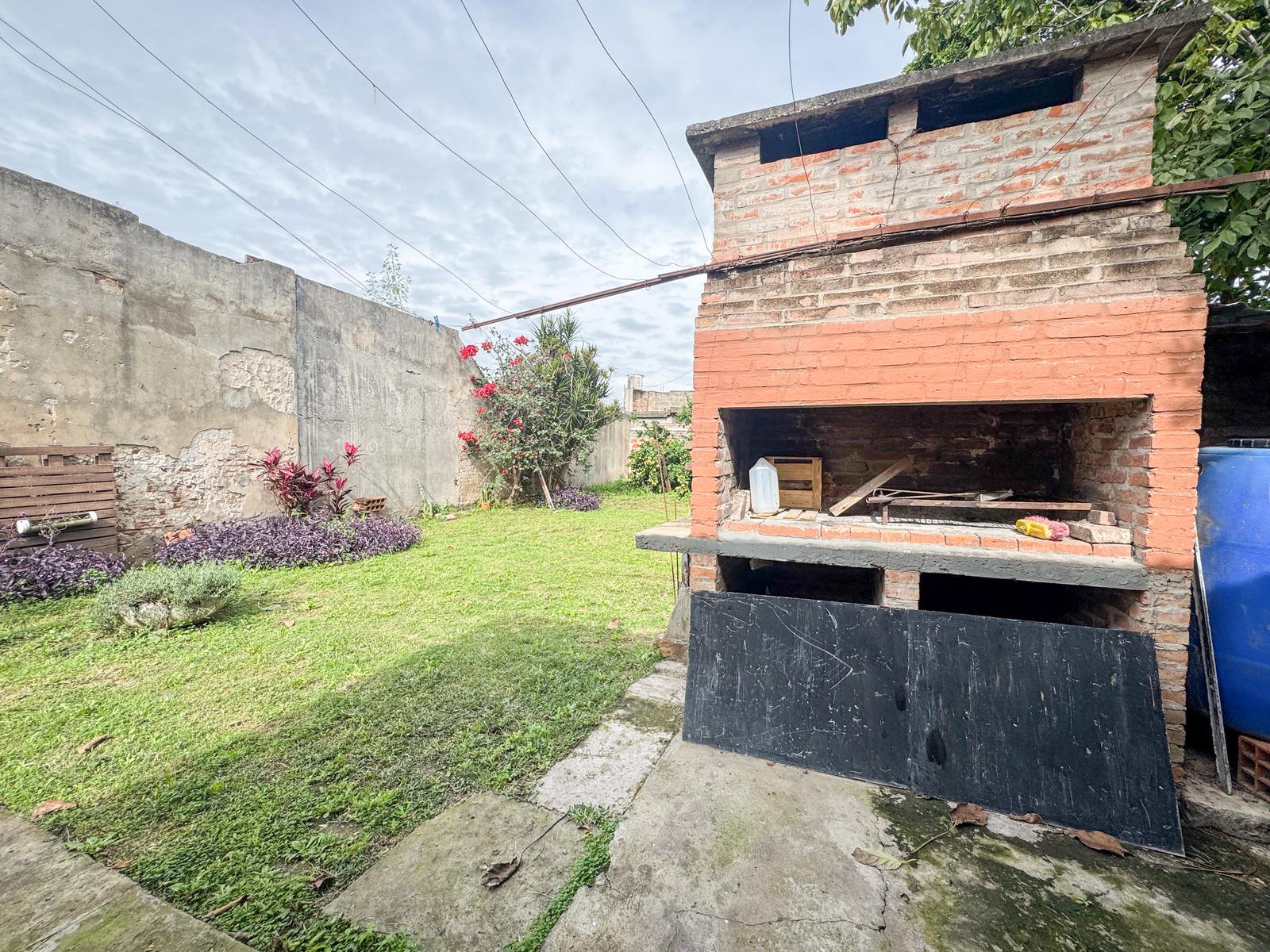 Casa en venta de 2 dormitorios con jardín - Rosario, Bella Vista