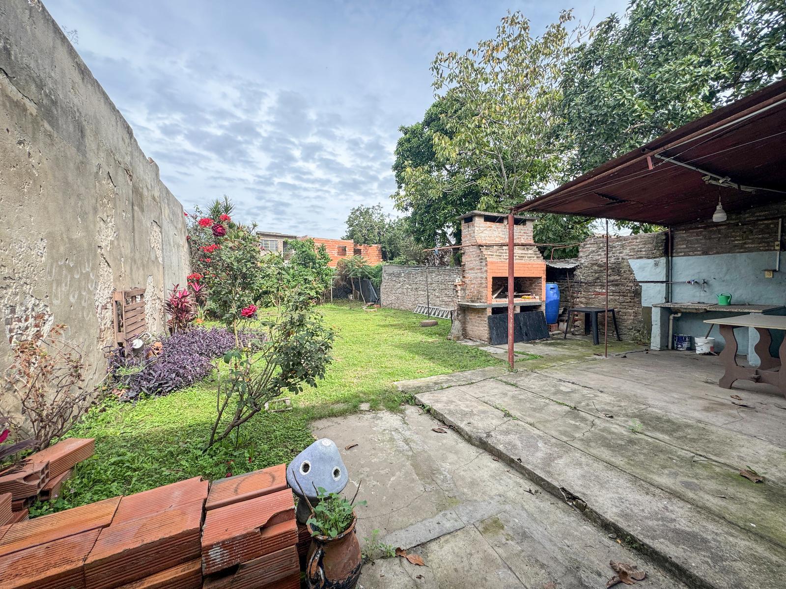 Casa en venta de 2 dormitorios con jardín - Rosario, Bella Vista
